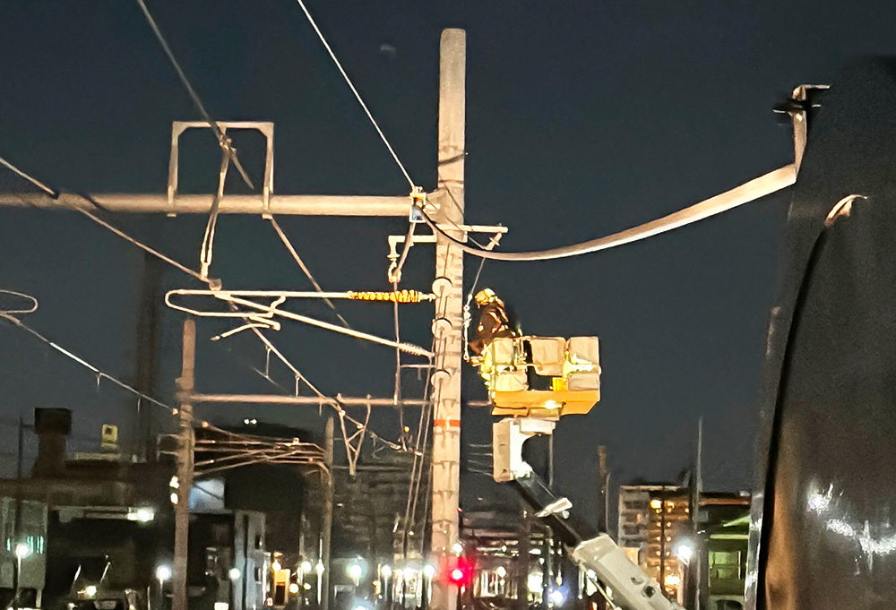 き電ちょう架線化工事の写真