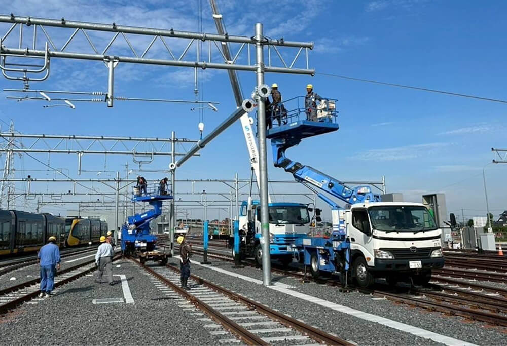 電車線路の新設工事の写真